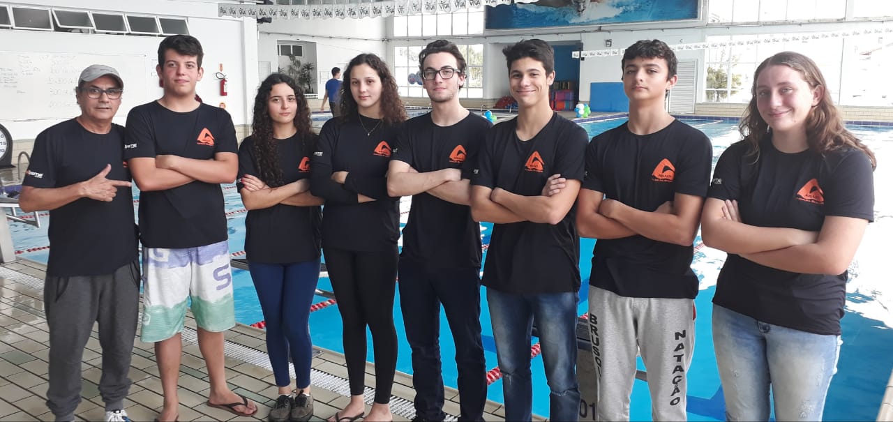 Atletas de Brusque vão nadar competição no Uruguai