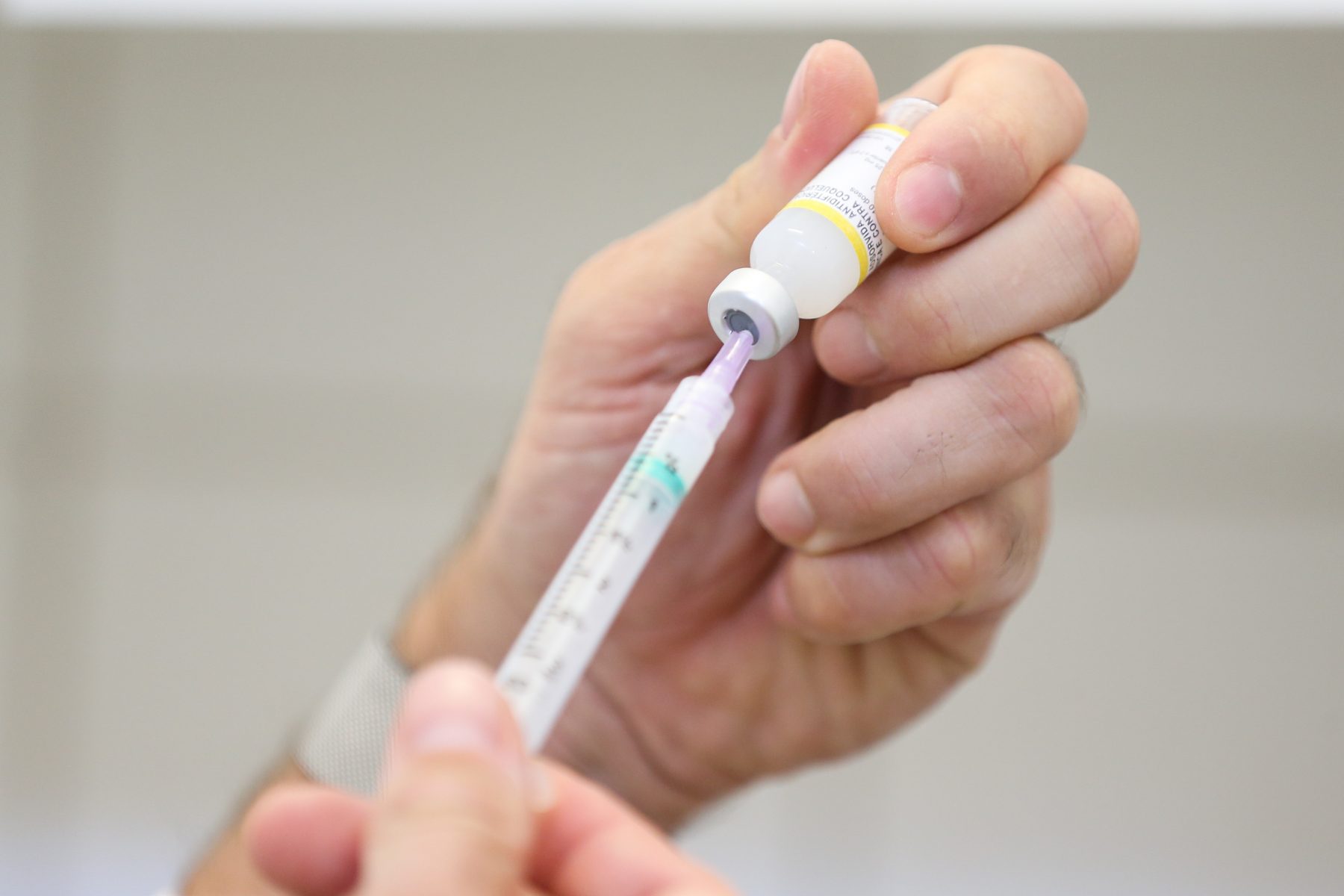 Ministério da Saúde informa que duas vacinas estão em falta no país