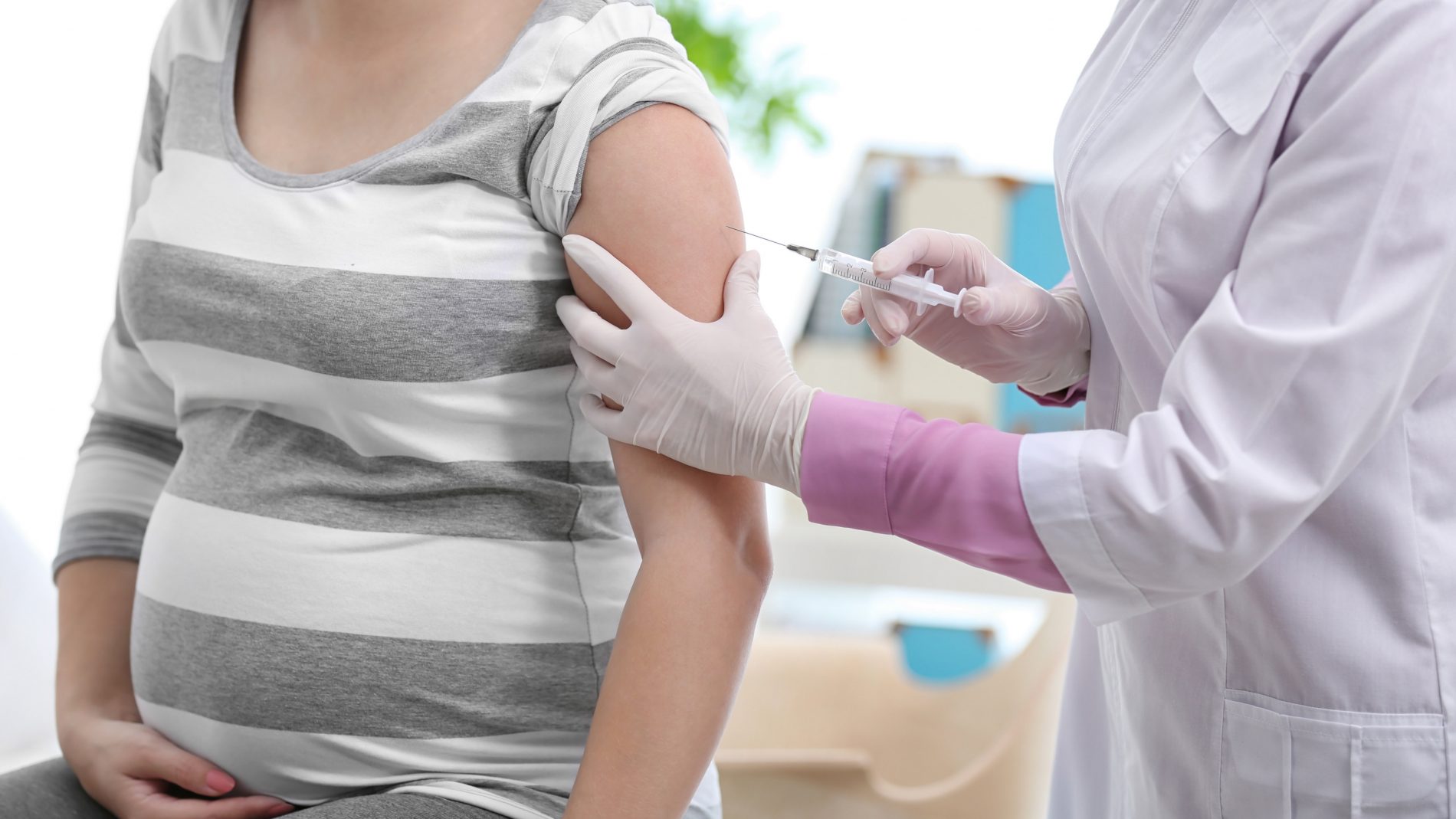 Suspensão da Vacina da COVID-19 é estendida às puérperas