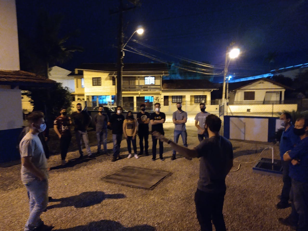 Alunos da UNIFEBE fazem visita noturna no Samae Brusque