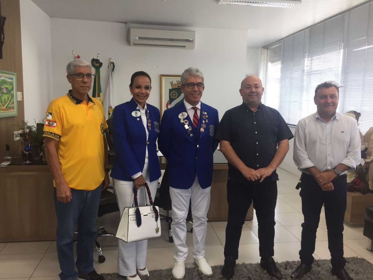 Prefeito Ari Vequi recebe visita de Governador Distrital do Lions