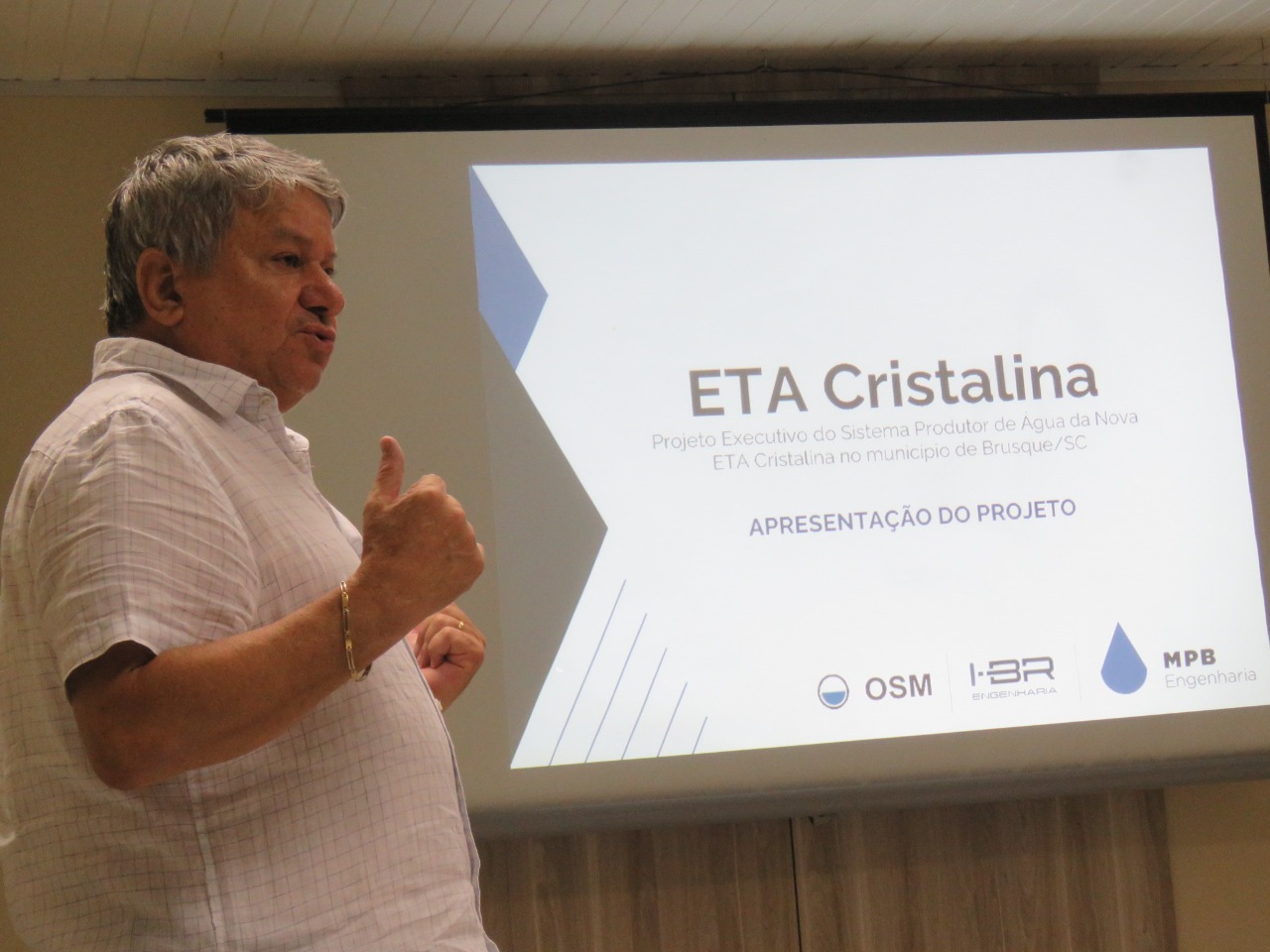 Projeto executivo da ETA Cristalina é apresentado na Prefeitura de Brusque