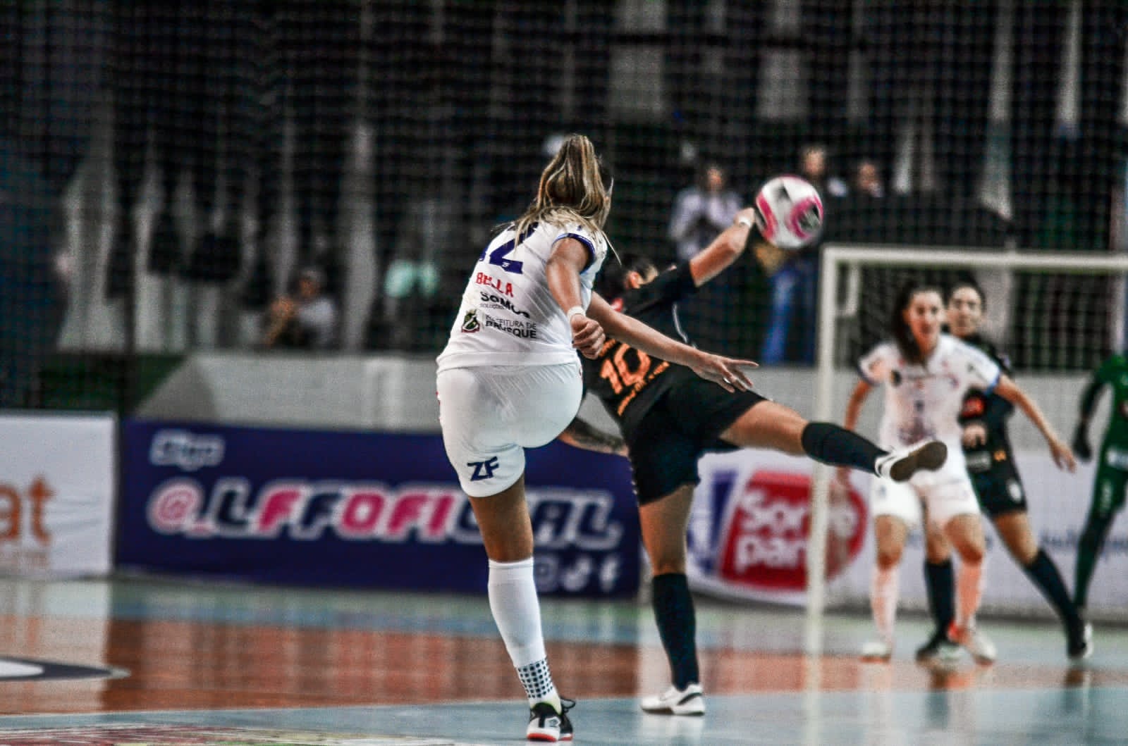 Barateiro Havan Futsal faz jogo competitivo, mas perde para Taboão na LFF