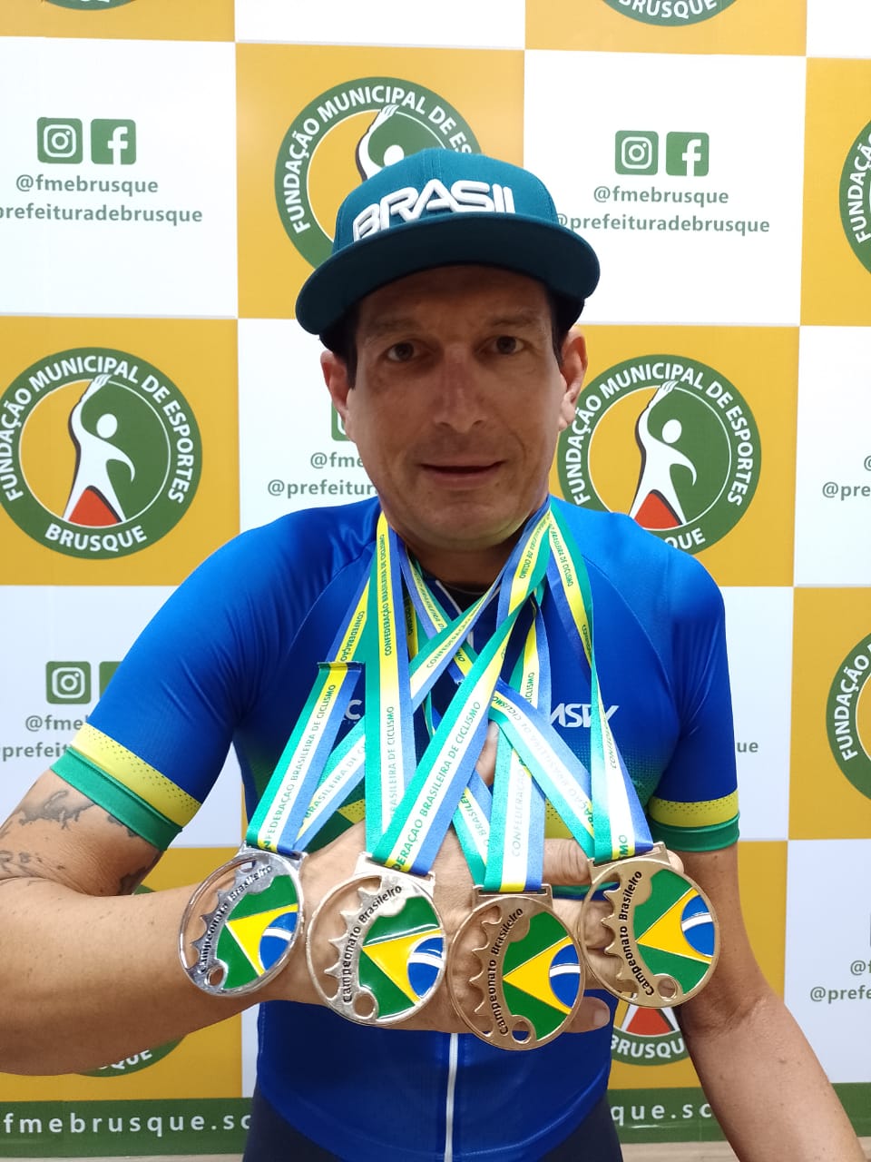 Soelito Gohr faz bonito no Rio de Janeiro e traz três ouro e uma prata para Brusque
