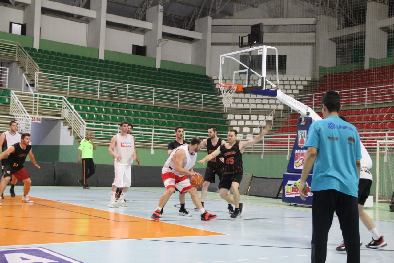 Comunitários: Em grande jogo, São Luís garante o ouro no basquete masculino