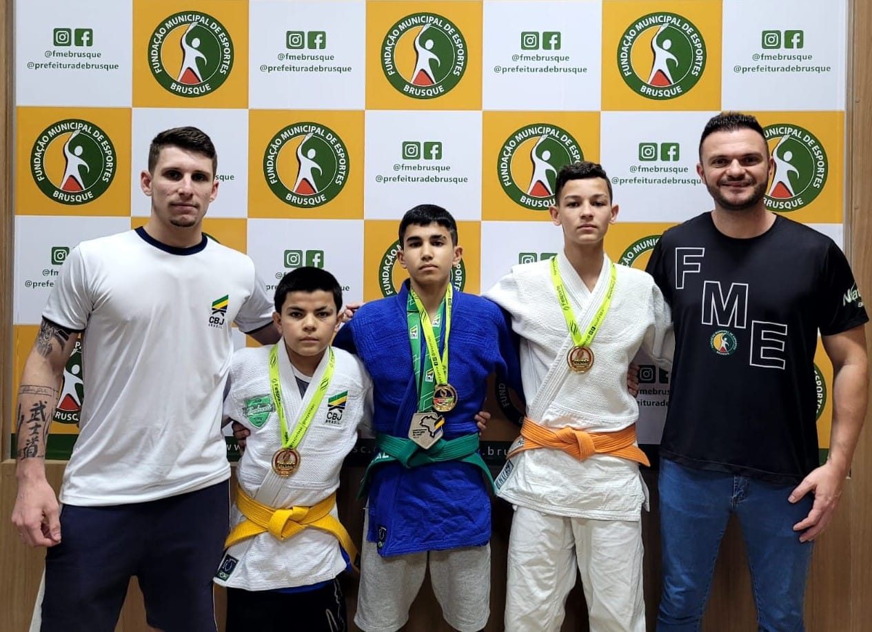 Judocas brusquenses conquistam ouro nos Jogos Escolares de Santa Catarina