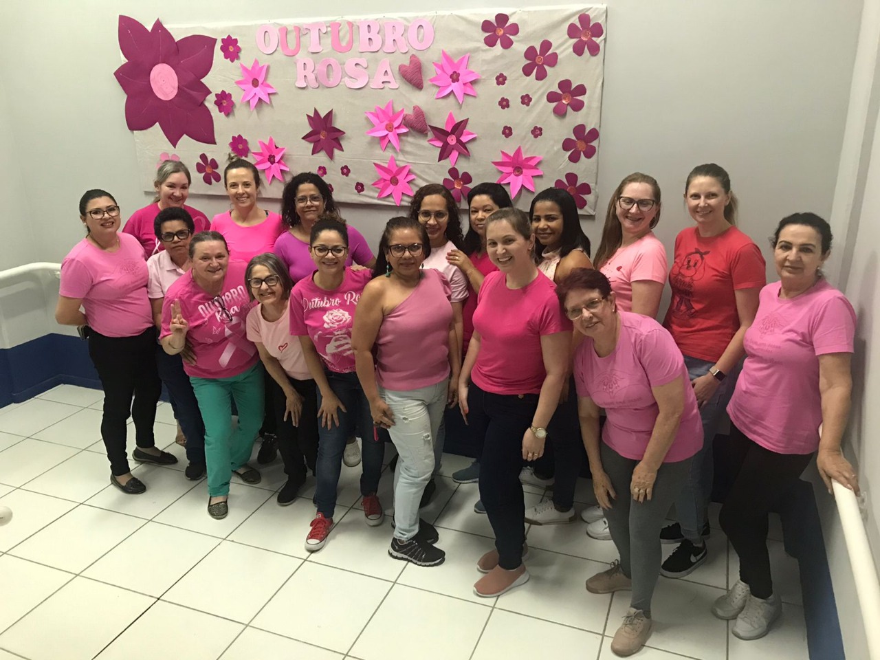 Outubro Rosa: Servidores usam rosa para chamar a atenção dos cuidados preventivos