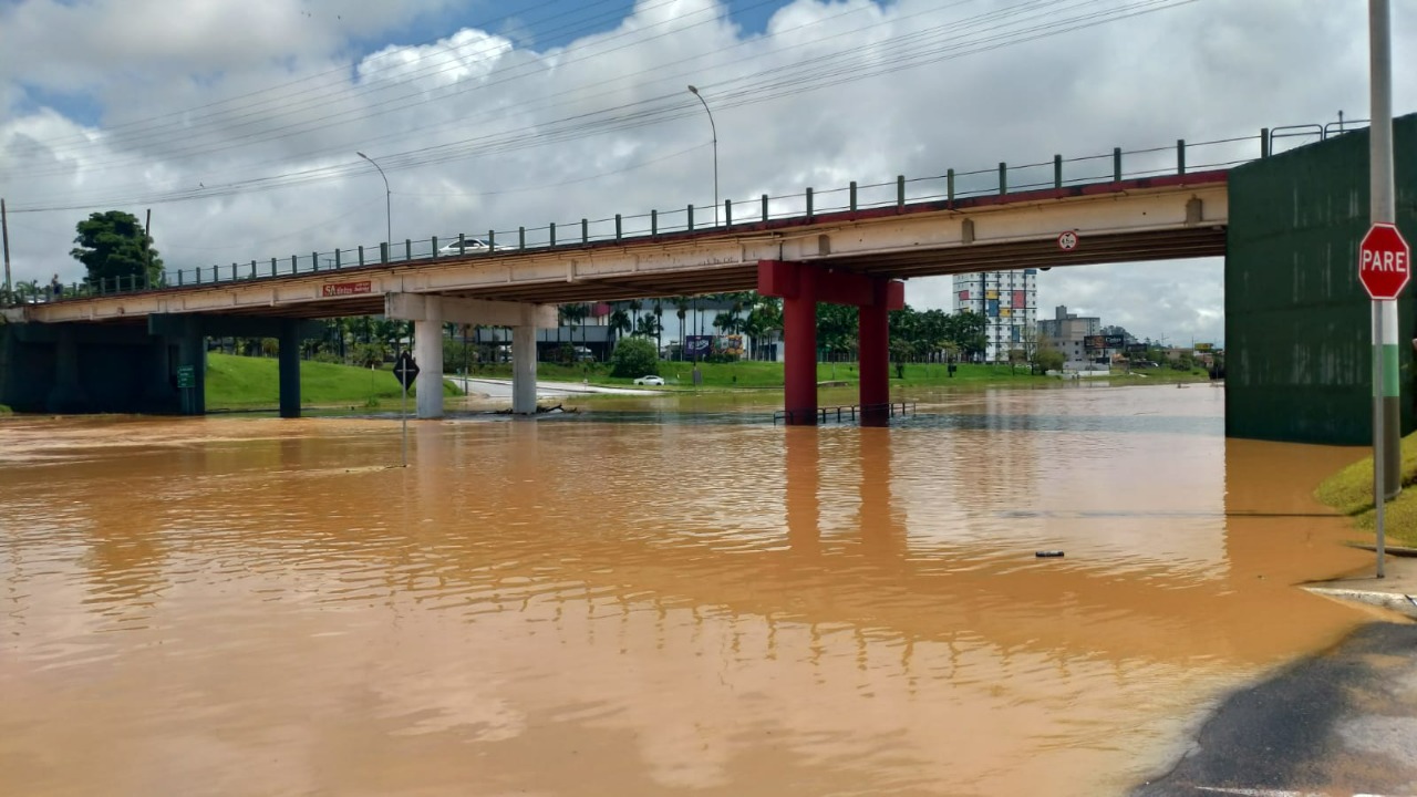 Canal Extravasor da Avenida Governador Luiz Henrique da Silveira minimiza impacto das chuvas em Brusque